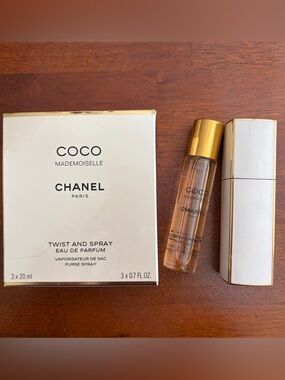 Chanel Coco Mademoiselle Twist And Spray Travel Purse Perfume 0.7 oz 1 Refill